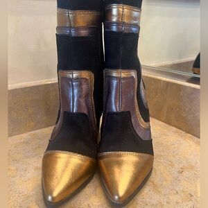 NASTY GAL Metallic-Striped booties with heels - Size 7.5 -Stunning